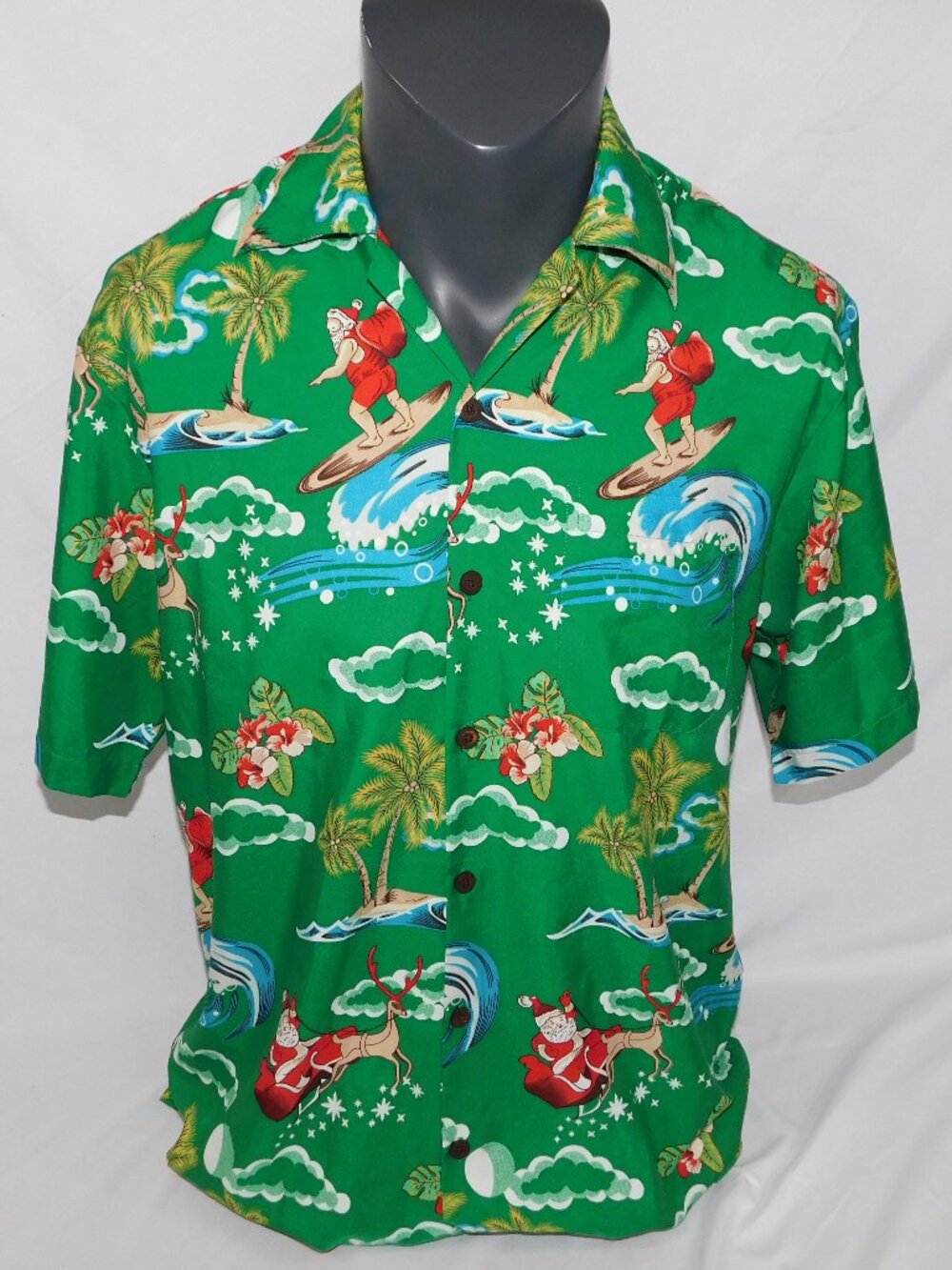 Alvish Mens M Green Red Christmas Santa Surfing Hawaiian Shirt Short Sleeve